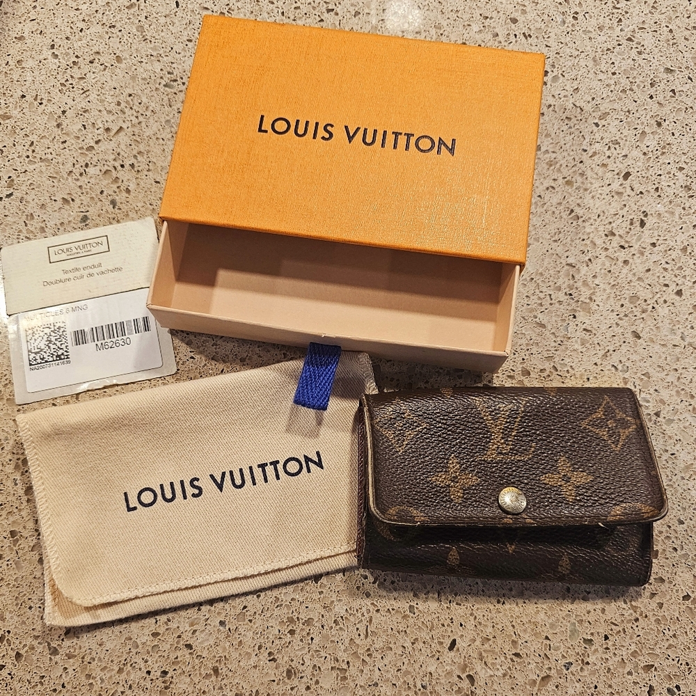 LOUIS VUITTON Monogram 6 Key Holder woth dustbag and box